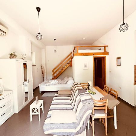 Apartment Paolo Сень Екстер'єр фото