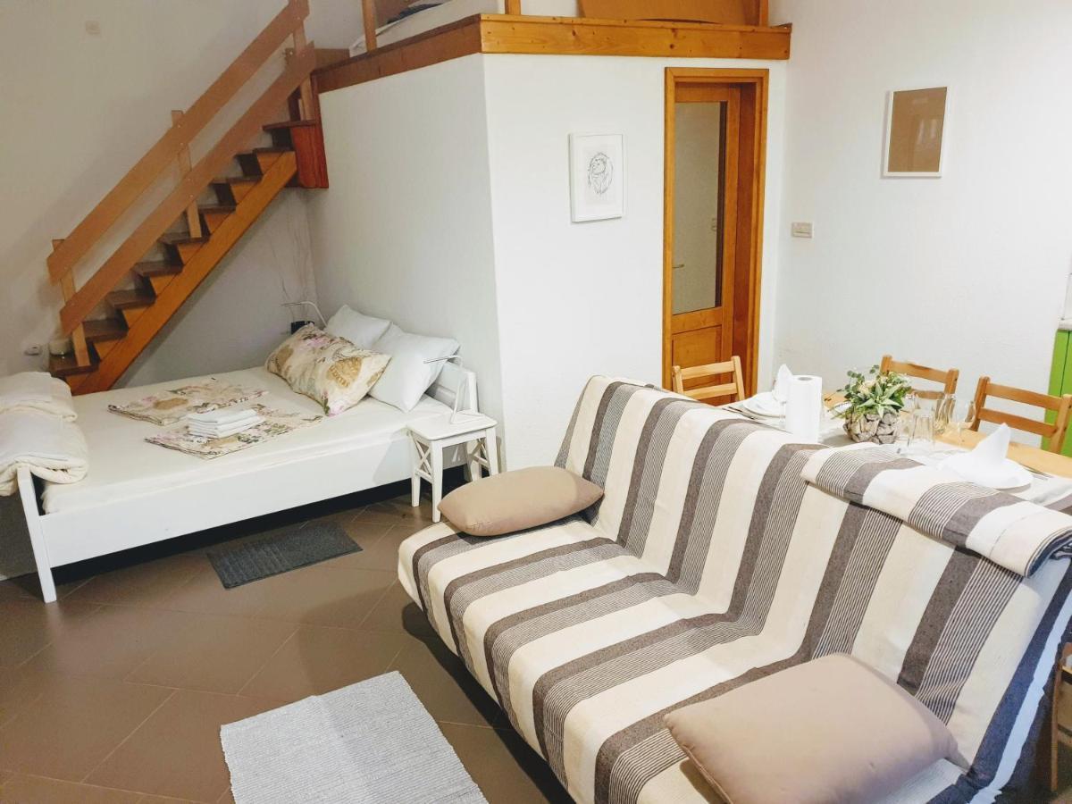 Apartment Paolo Сень Екстер'єр фото
