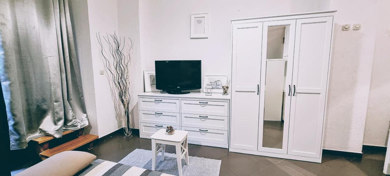 Apartment Paolo Сень Екстер'єр фото