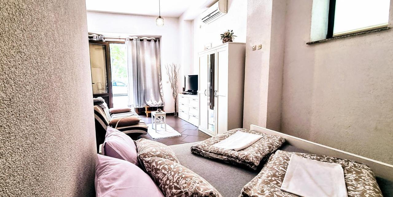 Apartment Paolo Сень Екстер'єр фото